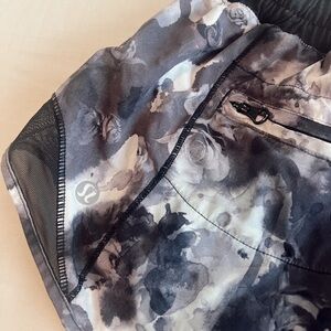 Lululemon hotty hot shorts with tie